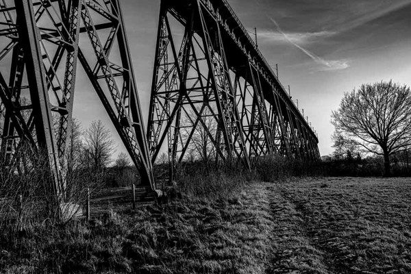 Bild von Brücke 0055 Bild auf Fotoleinwand - 120 x 80 cm - Holzkeilrahmen 